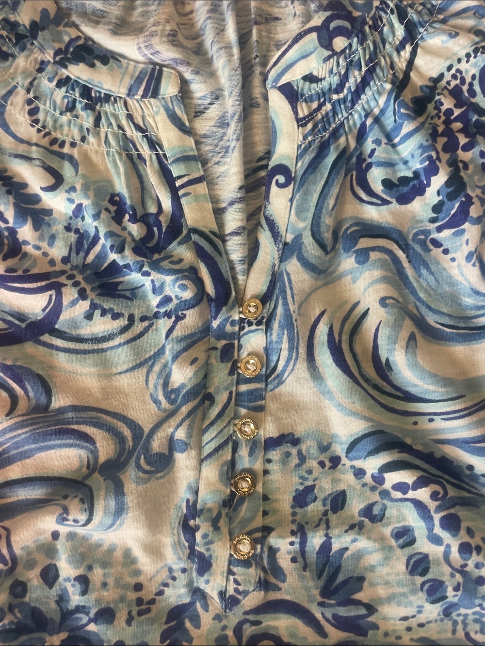 Lilly Pullitzer Sleeveless Blue Swirl Print Women's Vneck Top Goldtone Buttons - Picture 3 of 9